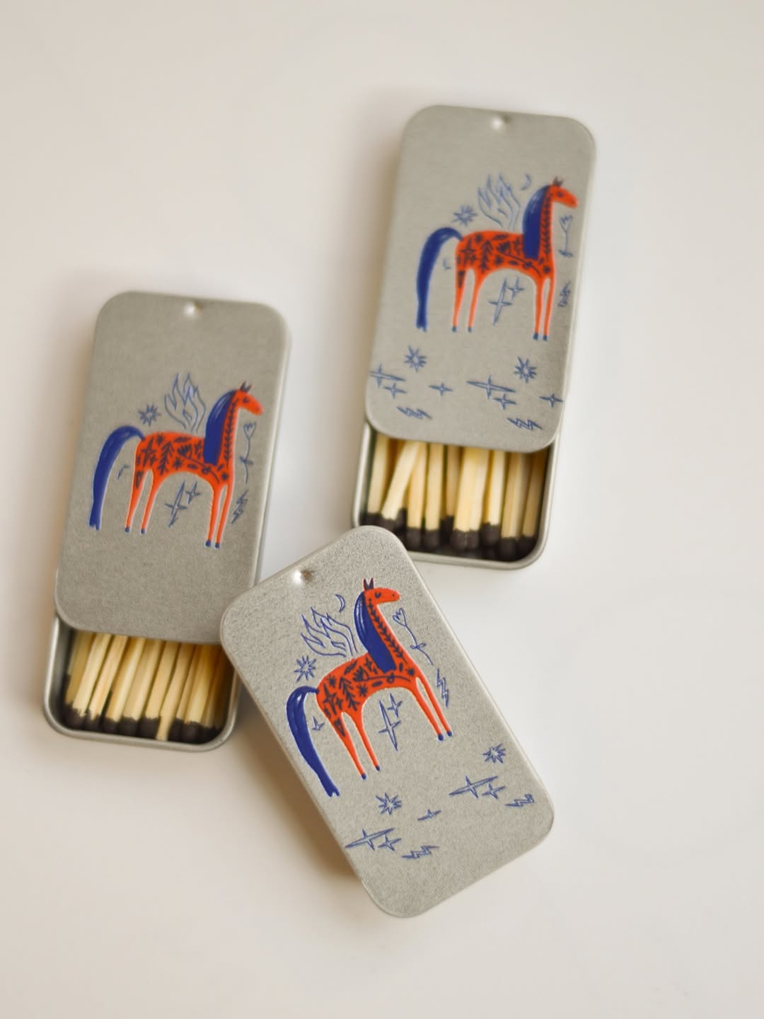 Մետաղյա տարայով լուցկիներ - Հրեղեն ձի